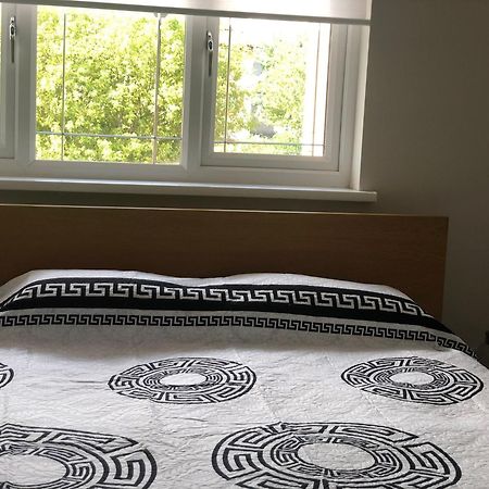Отель Cozy House With Free Parking & Wifi Near Maryland Station Лондон Экстерьер фото